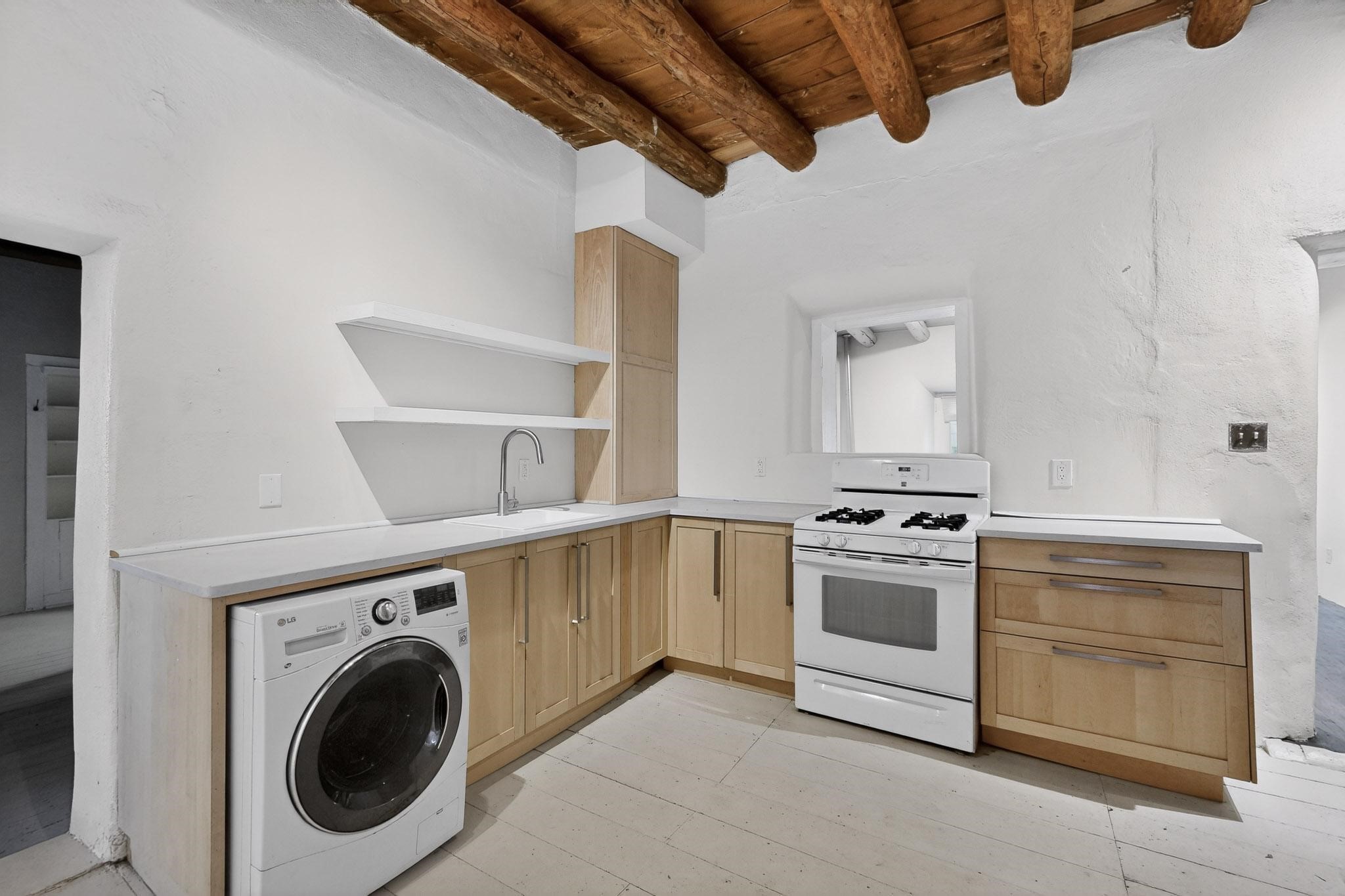 601 1/2 Paseo De Peralta, A, B & C