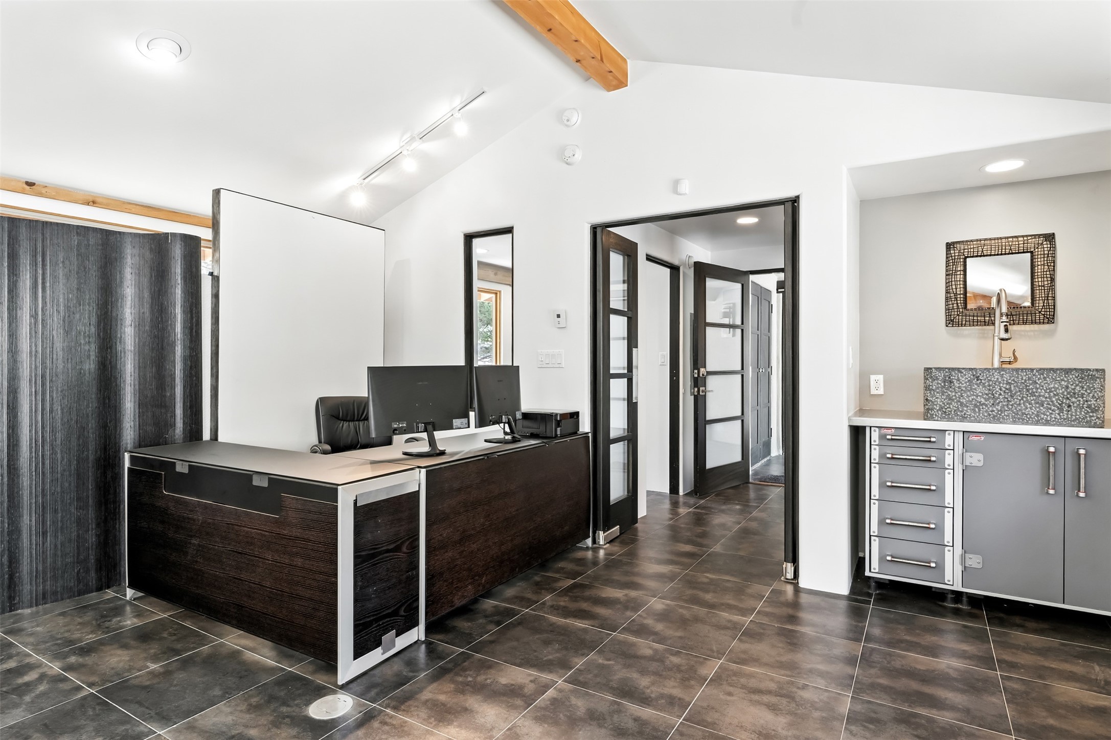 10 Sabina Lane
