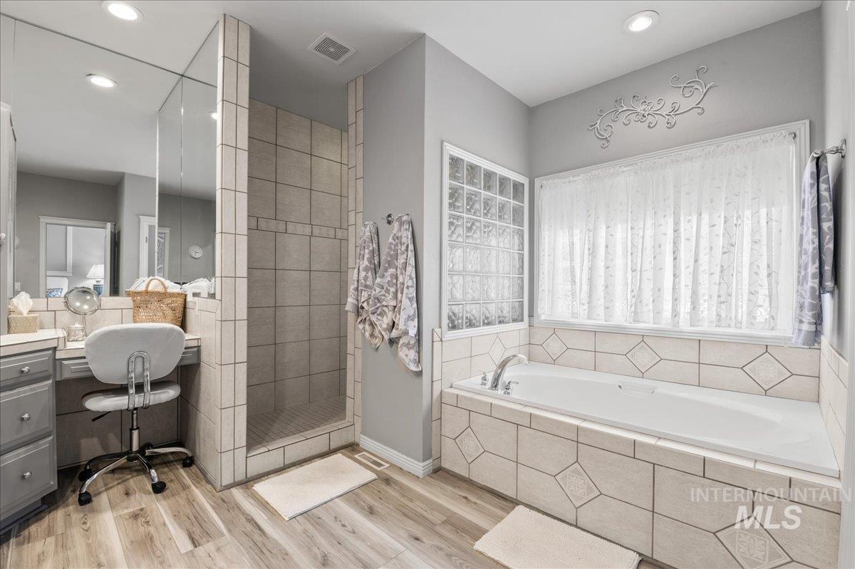 481 E Mapleside Court