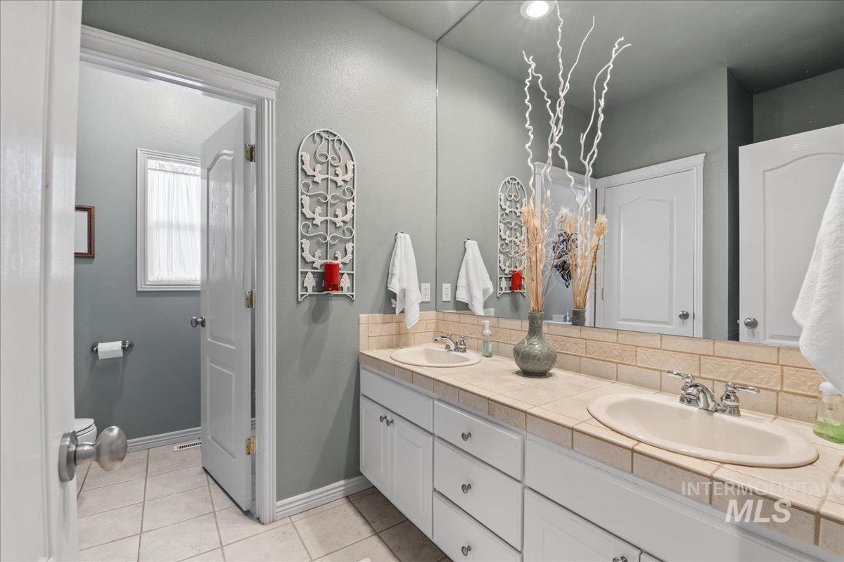 481 E Mapleside Court