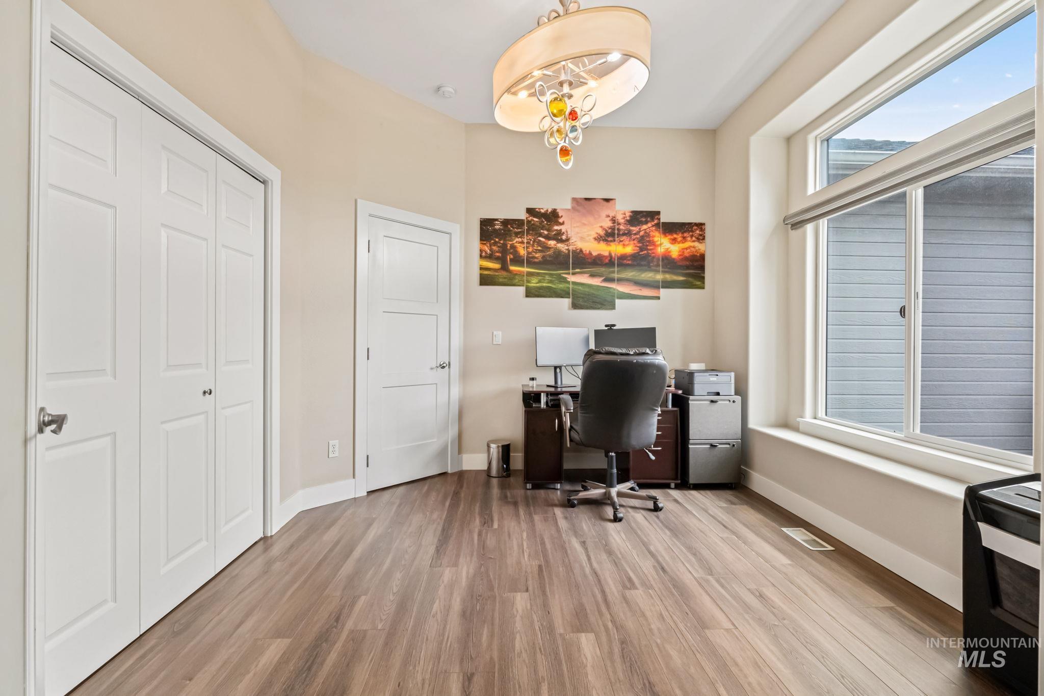 10484 N Palisades Way