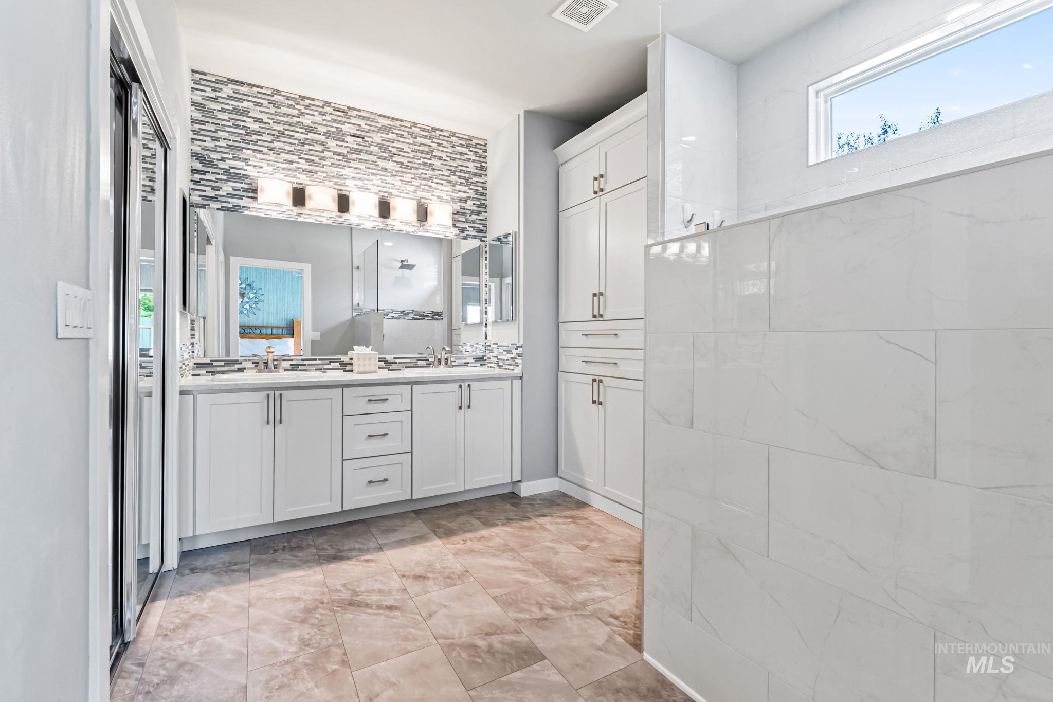 10484 N Palisades Way