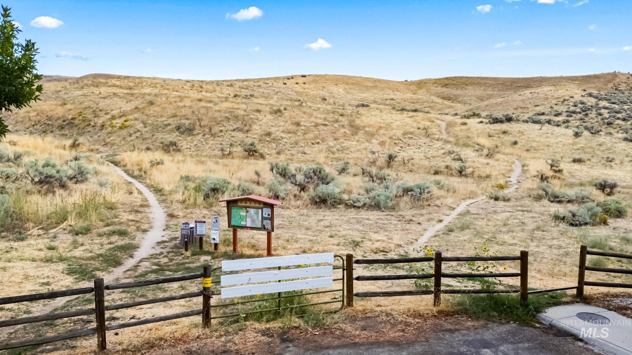 10484 N Palisades Way