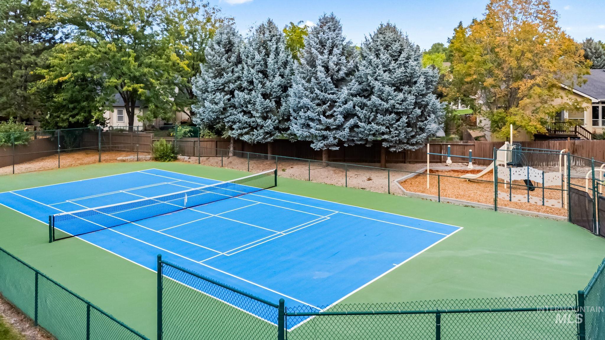 10484 N Palisades Way