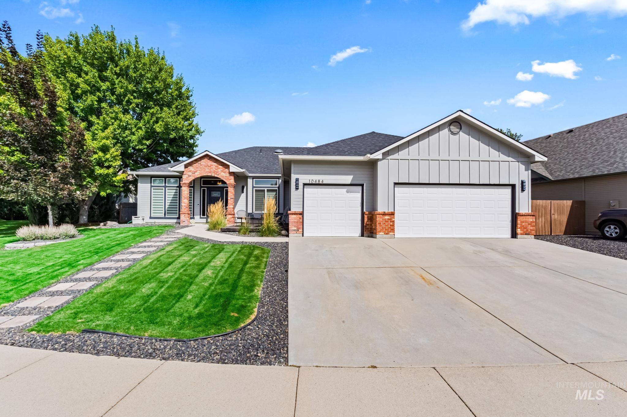 10484 N Palisades Way