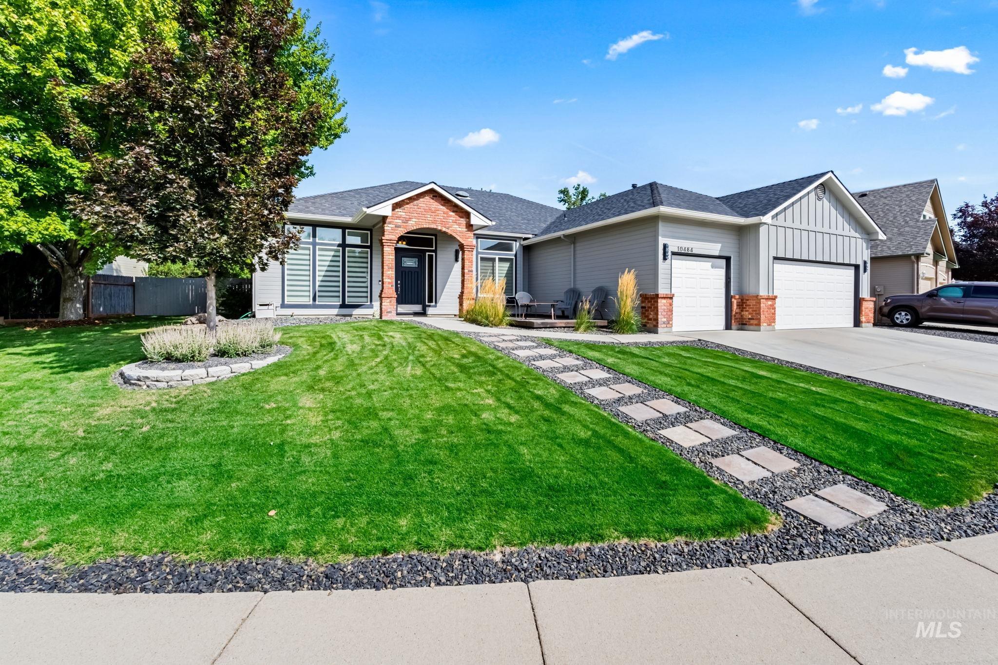 10484 N Palisades Way