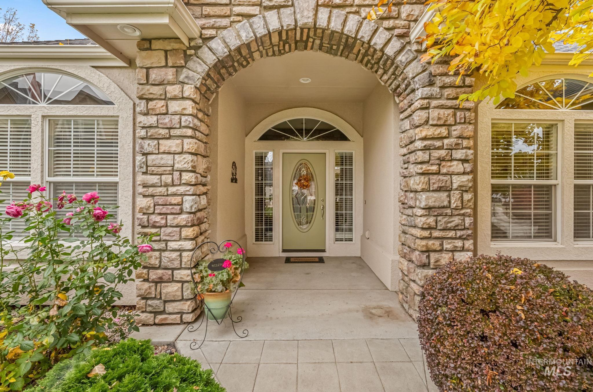 2049 N Marnita Place