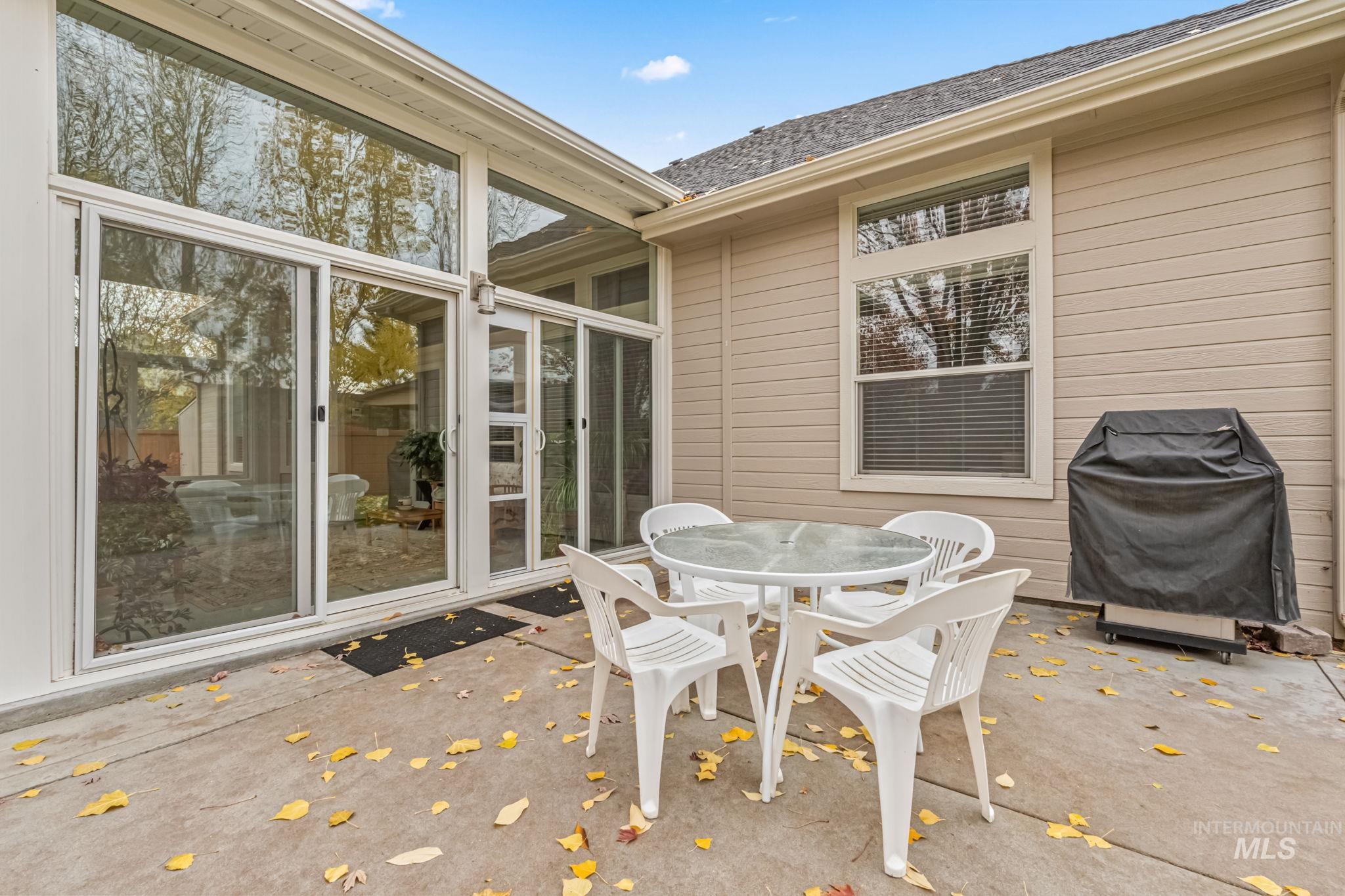 2049 N Marnita Place