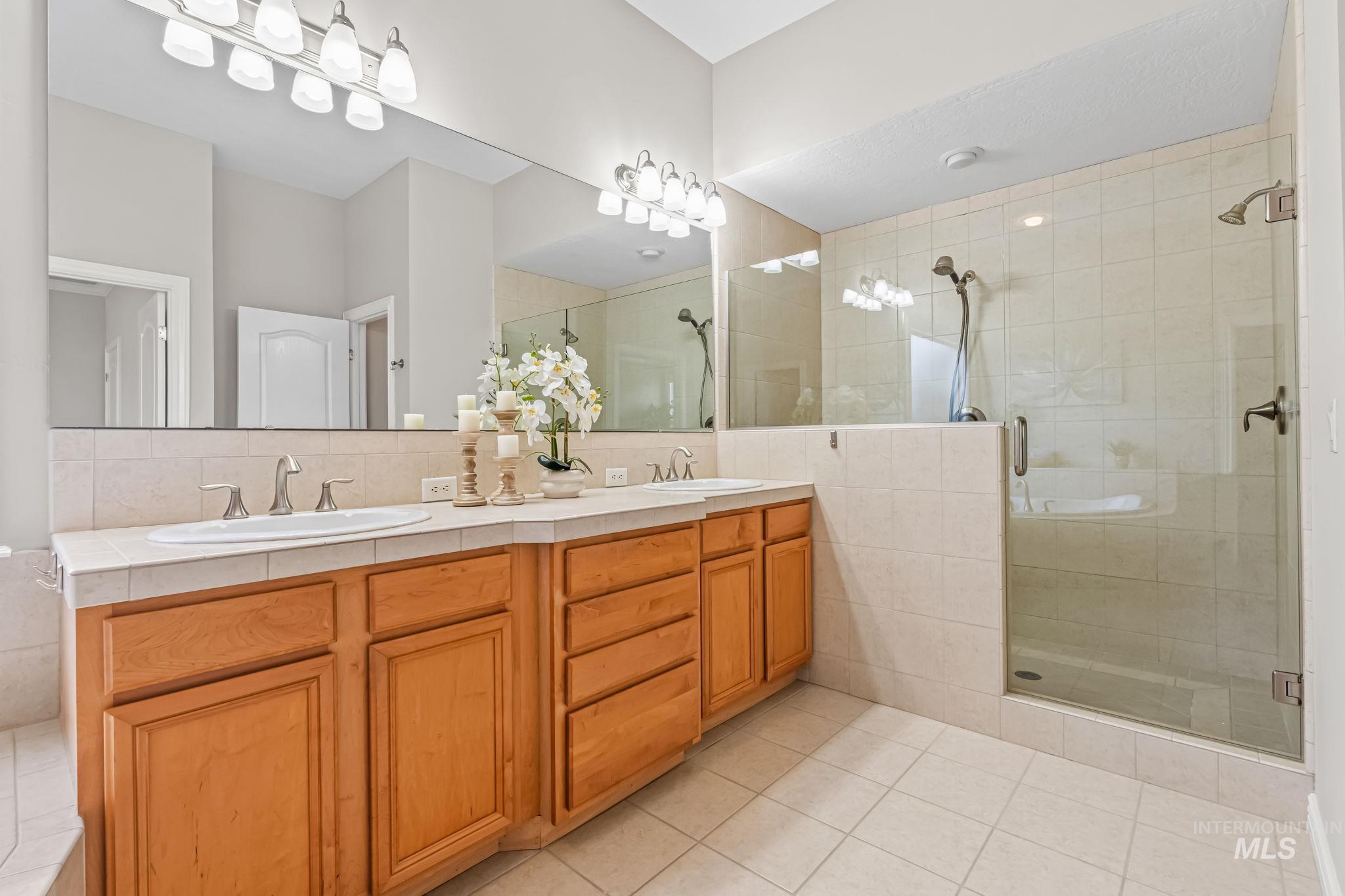 2049 N Marnita Place