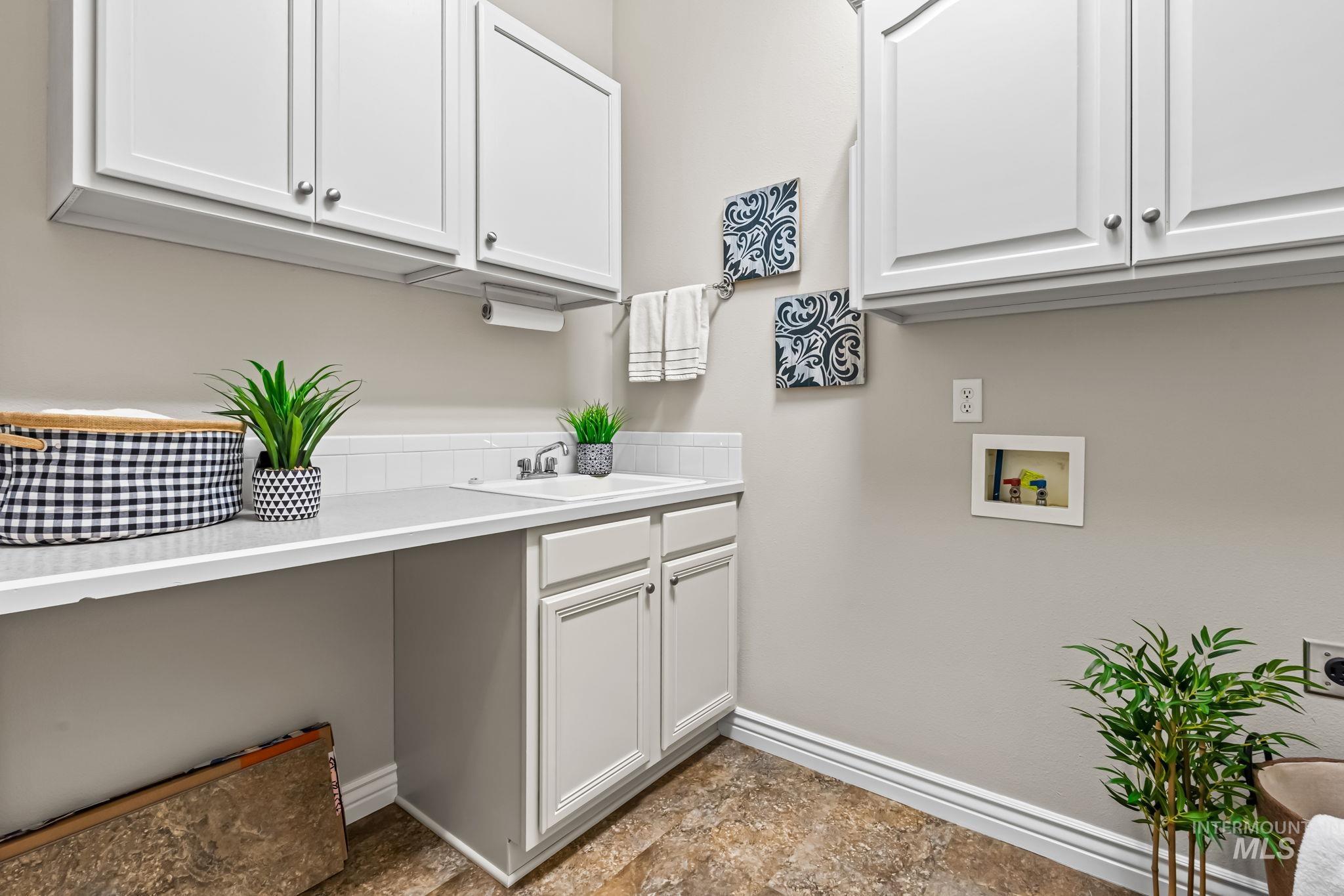 2049 N Marnita Place