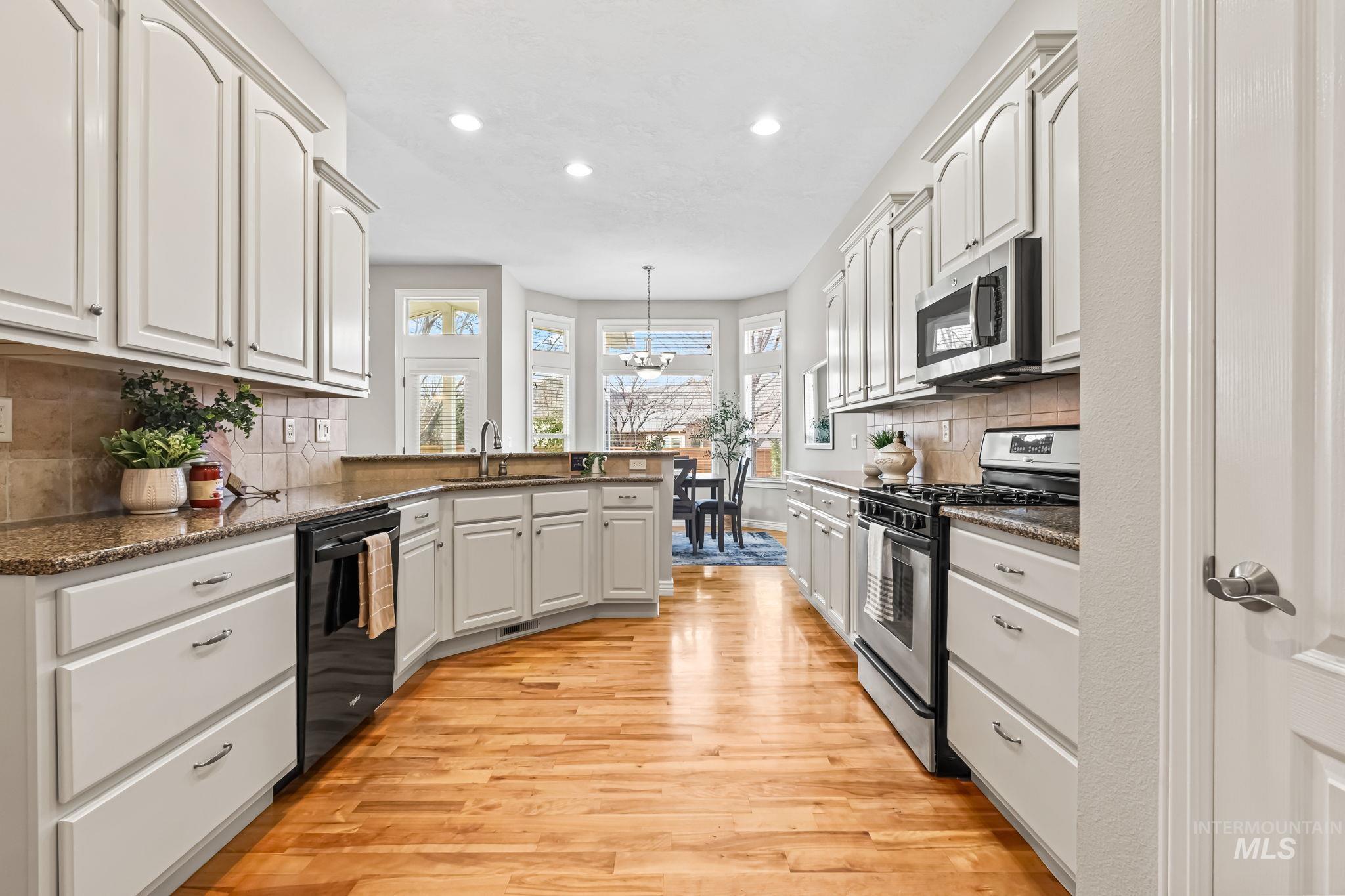 2049 N Marnita Place