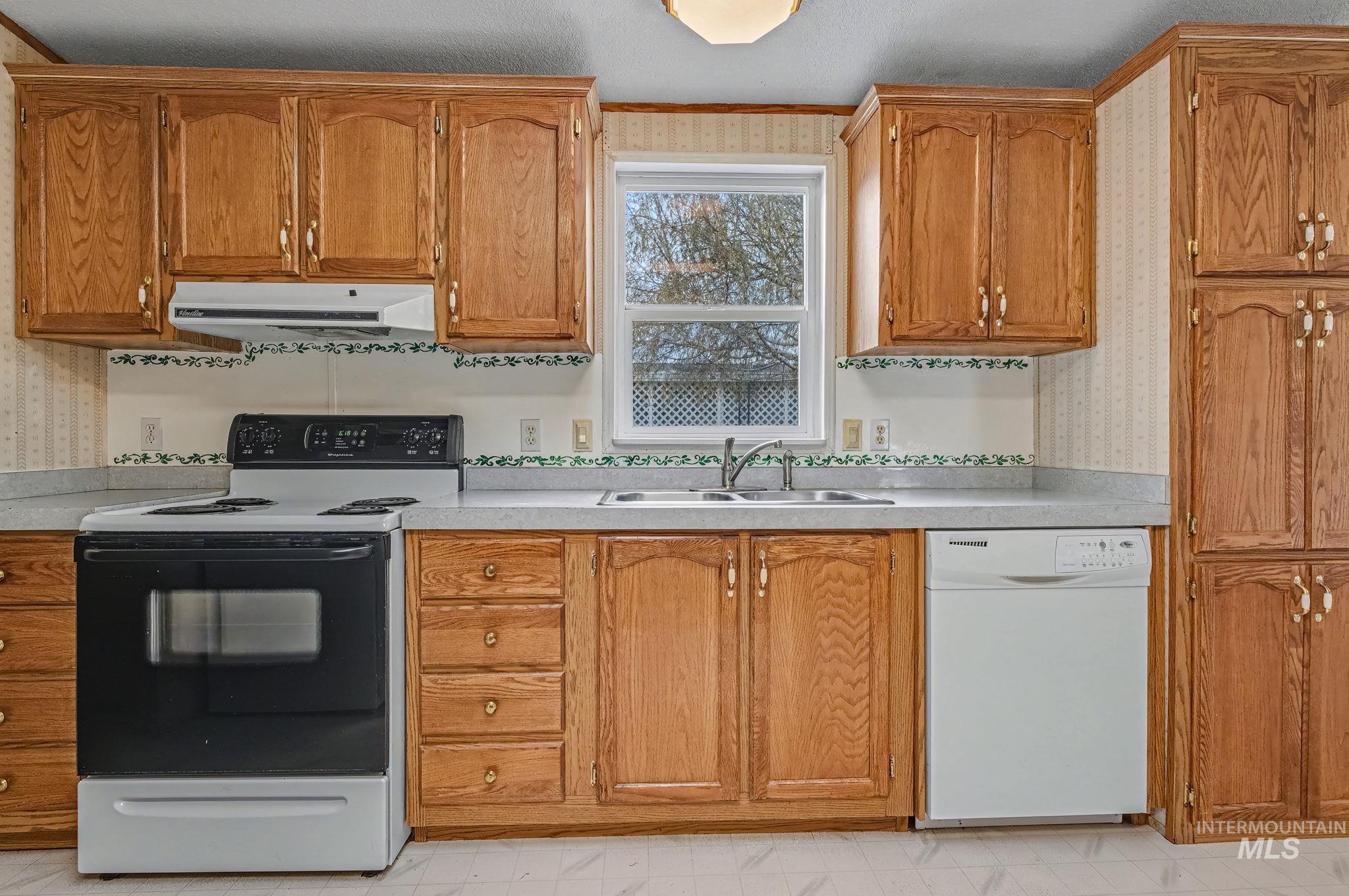 2809 Golden Rod Lane