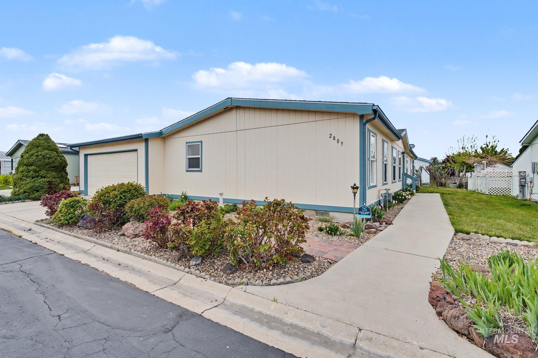 2809 Golden Rod Lane