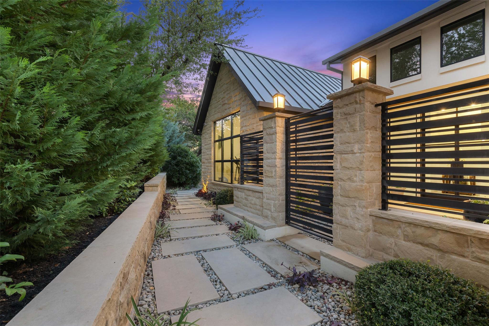 8408 CARRANZO DR