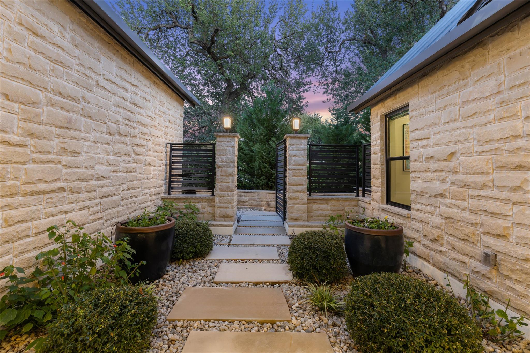 8408 CARRANZO DR