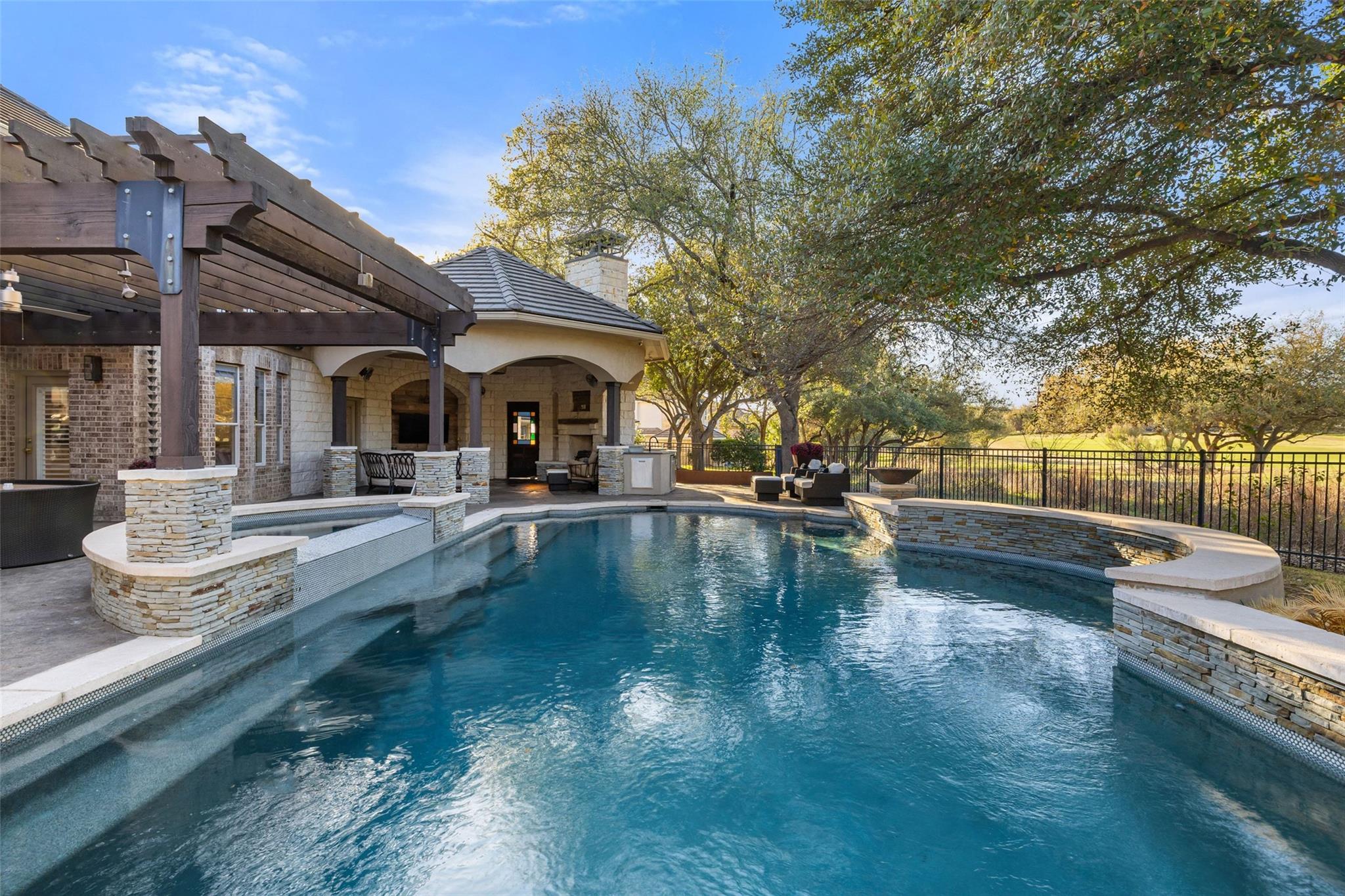 11700 EAGLES GLEN DR