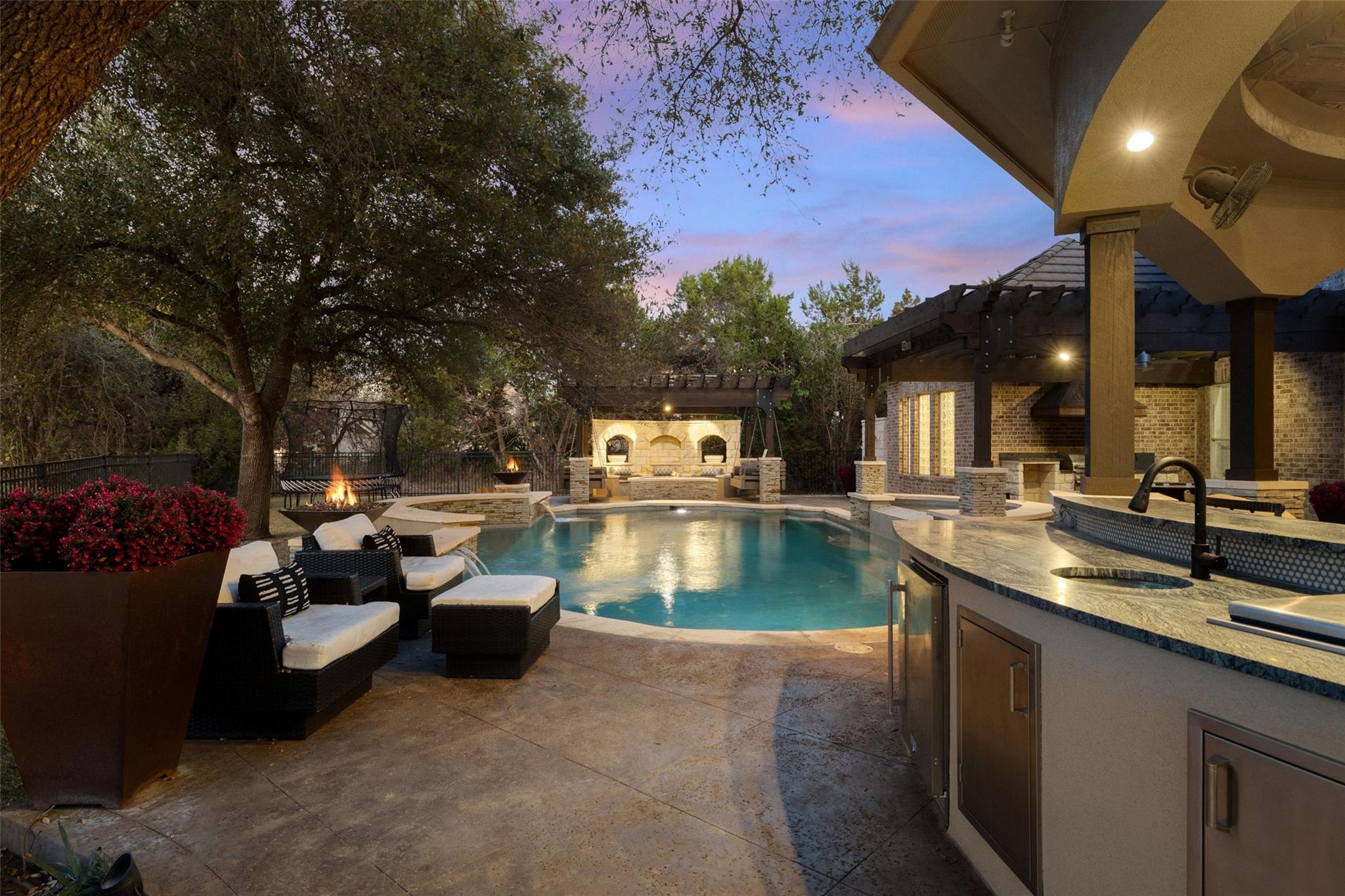 11700 EAGLES GLEN DR