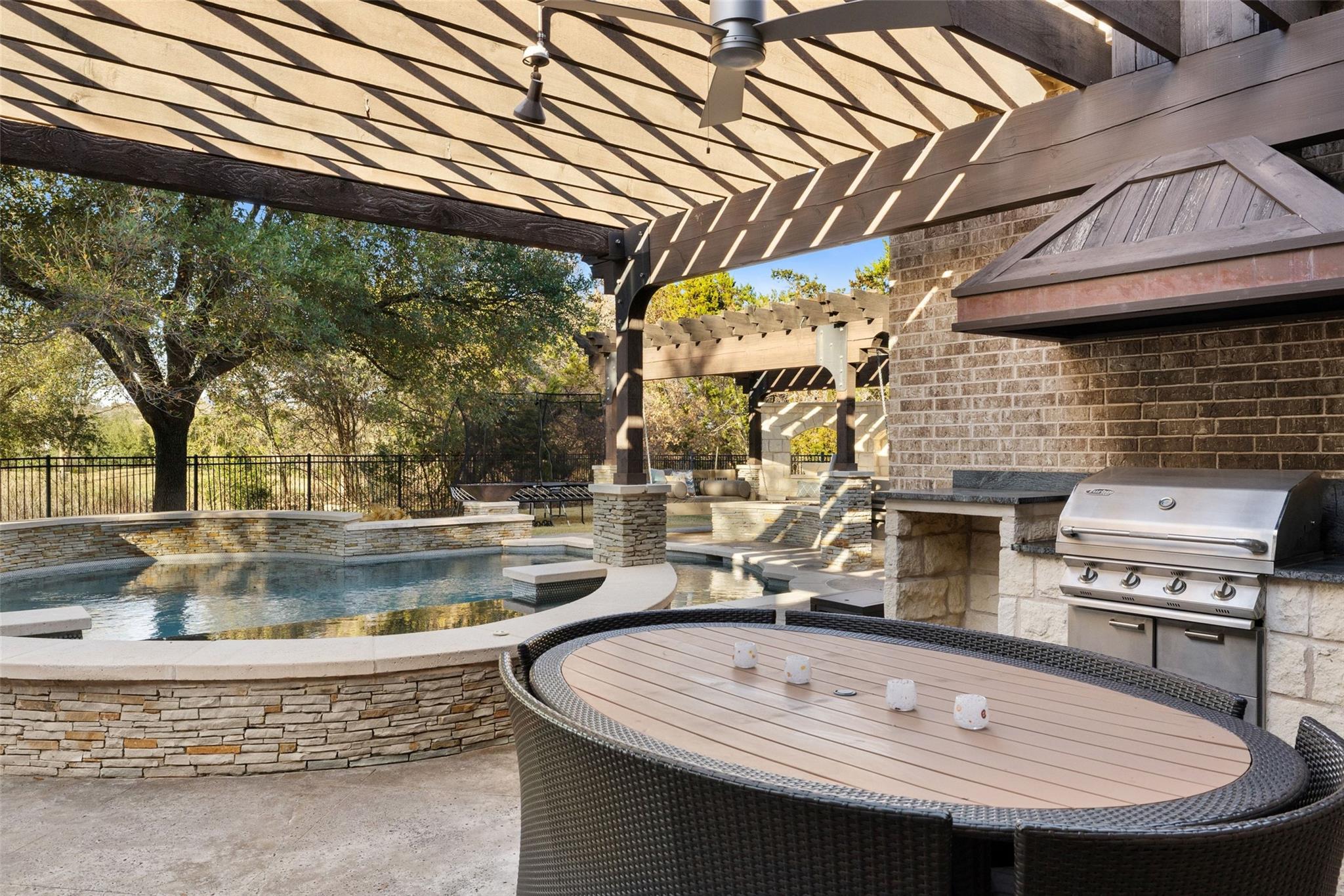 11700 EAGLES GLEN DR