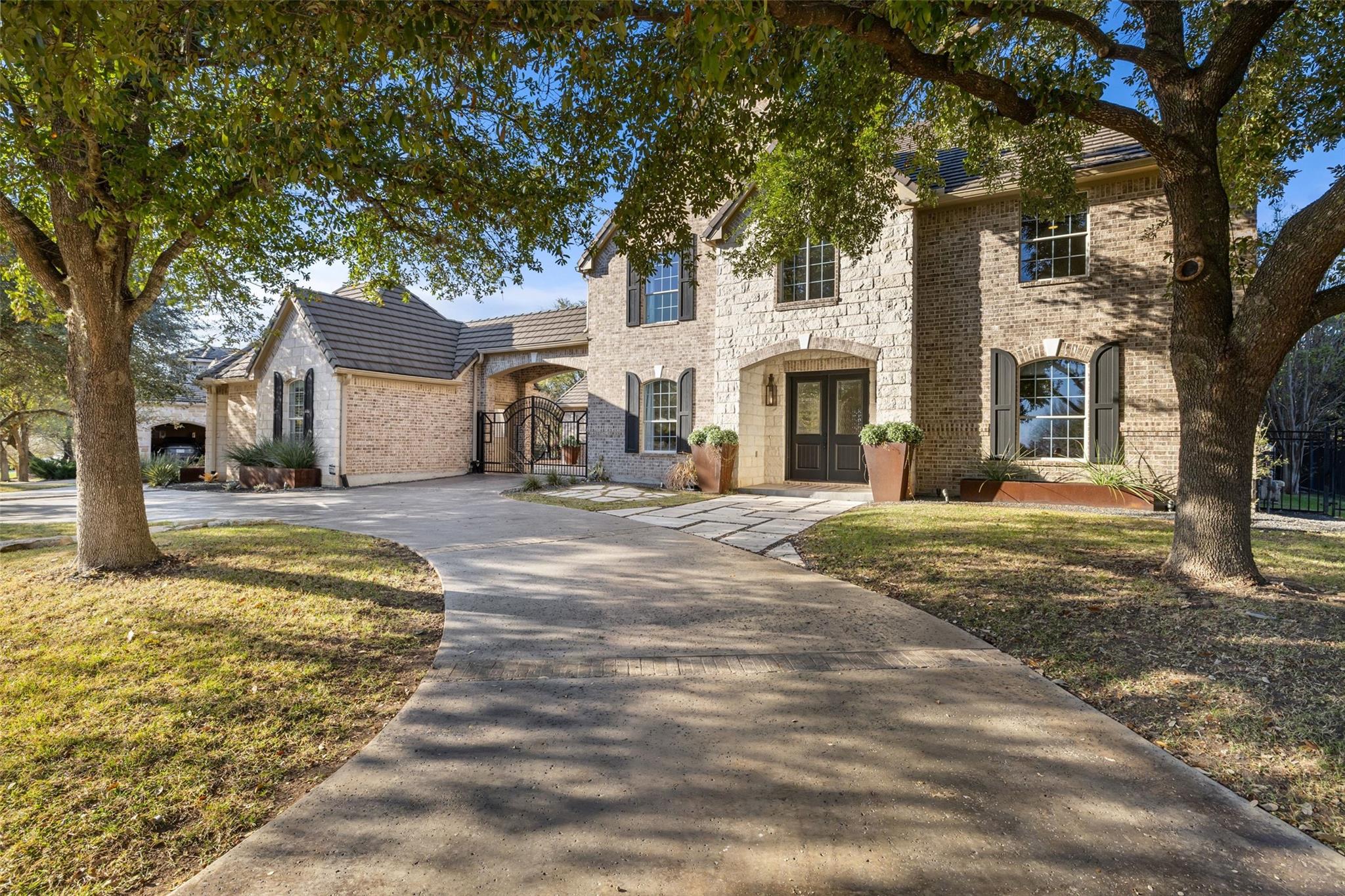 11700 EAGLES GLEN DR