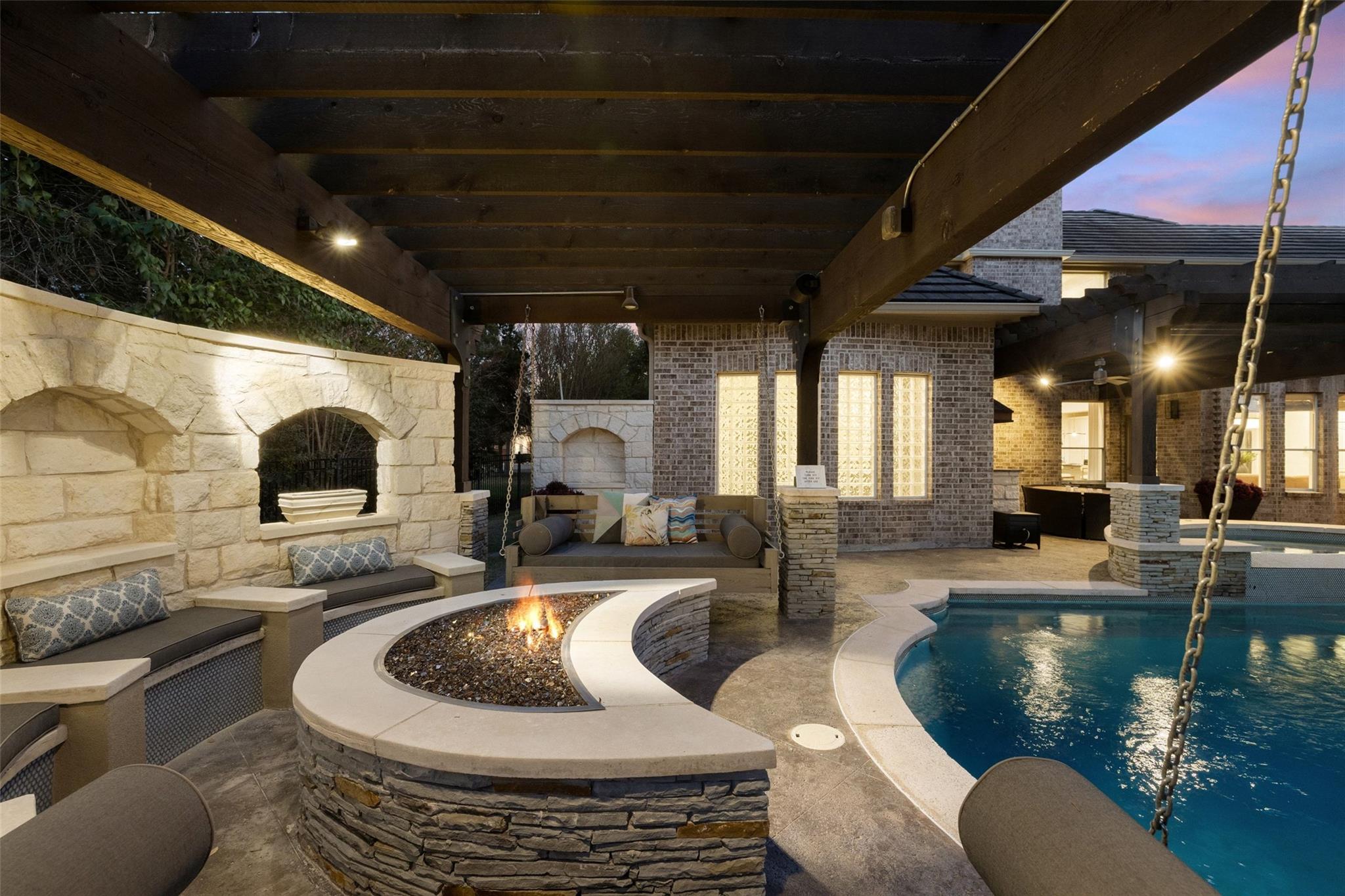 11700 EAGLES GLEN DR