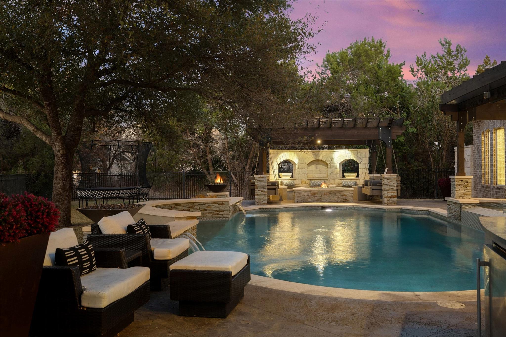 11700 EAGLES GLEN DR