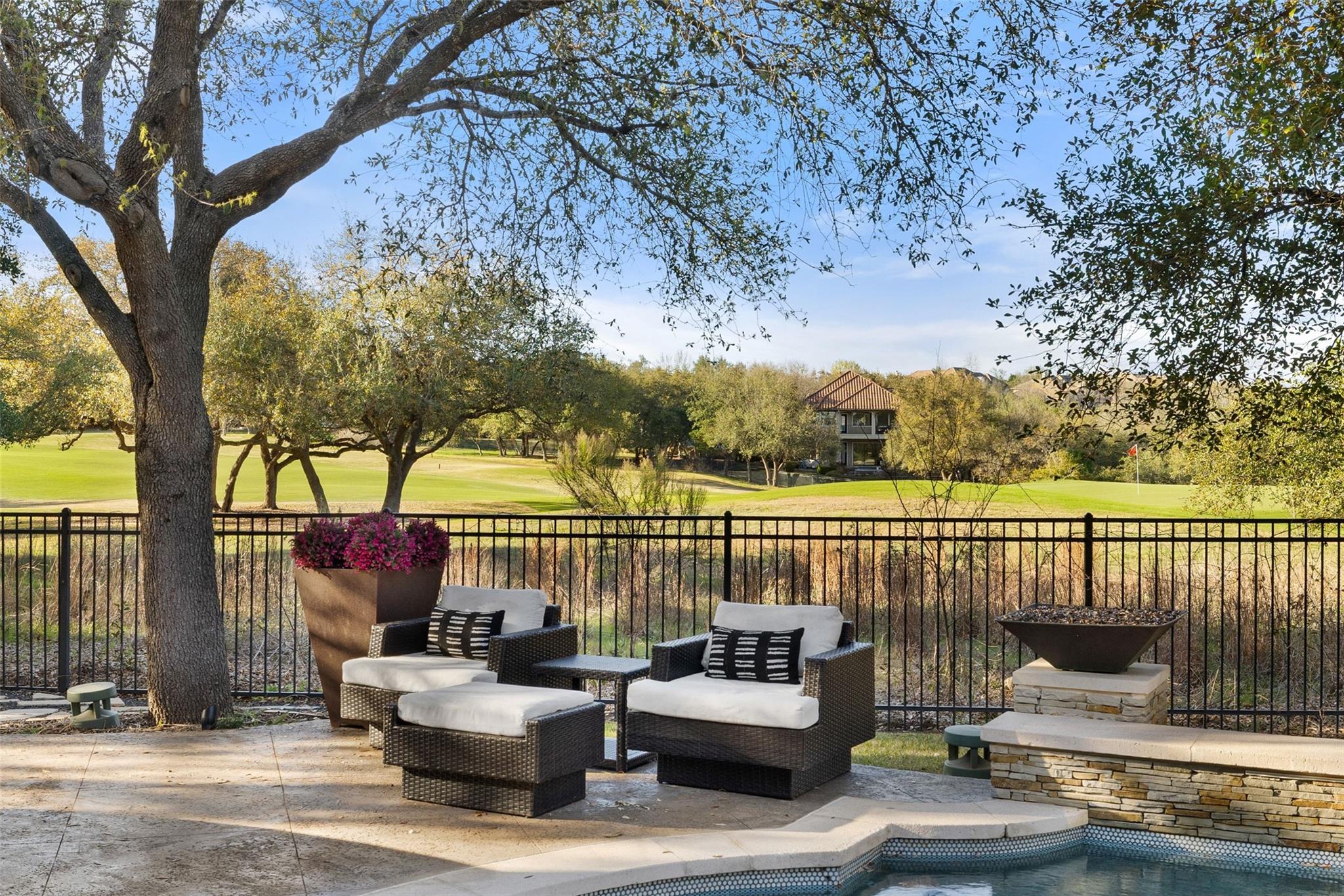 11700 EAGLES GLEN DR