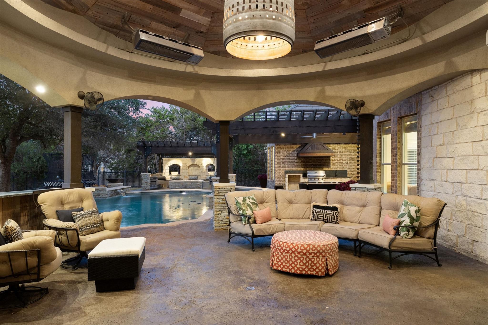 11700 EAGLES GLEN DR