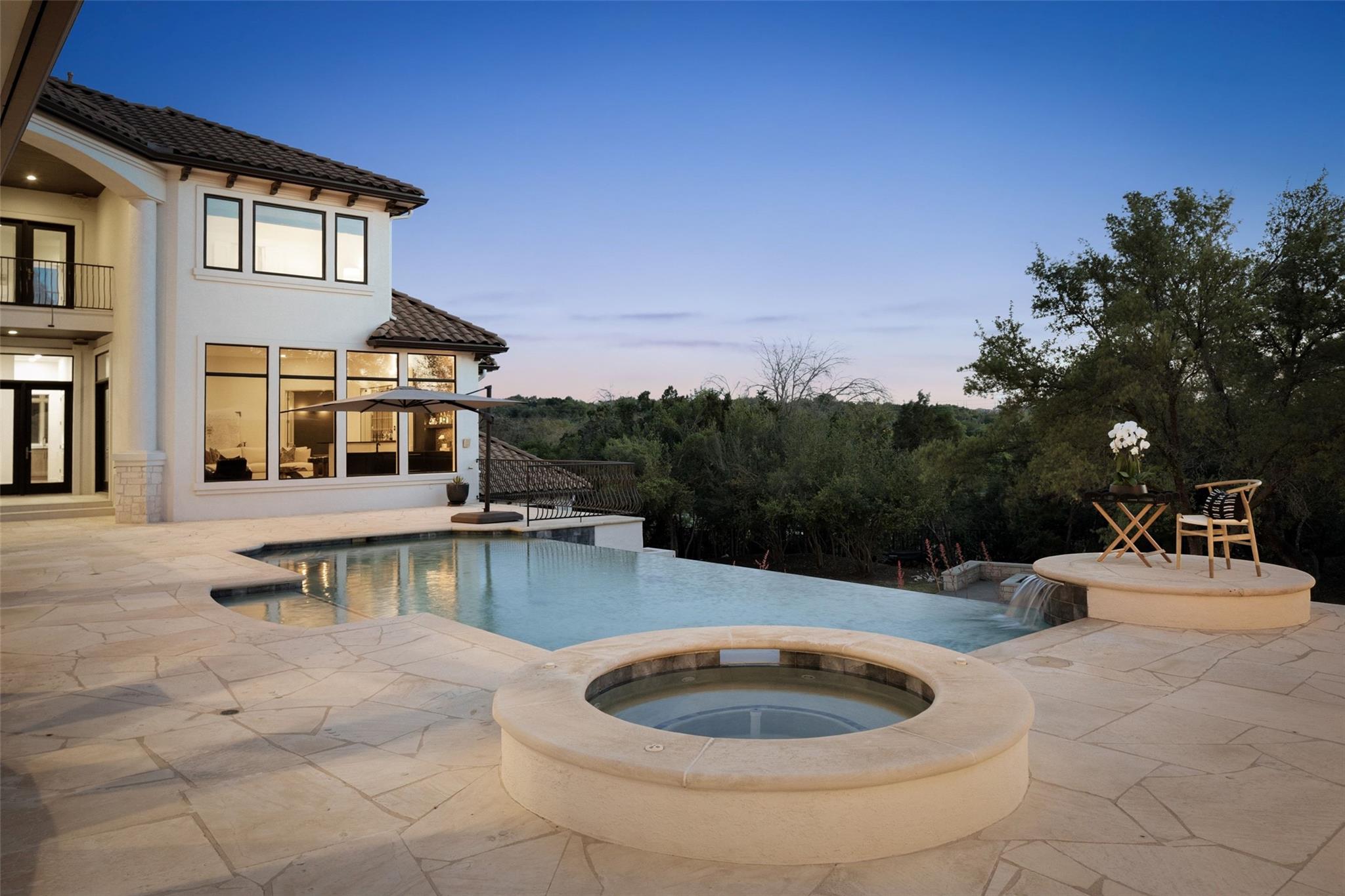 211 BELLA CIMA DR