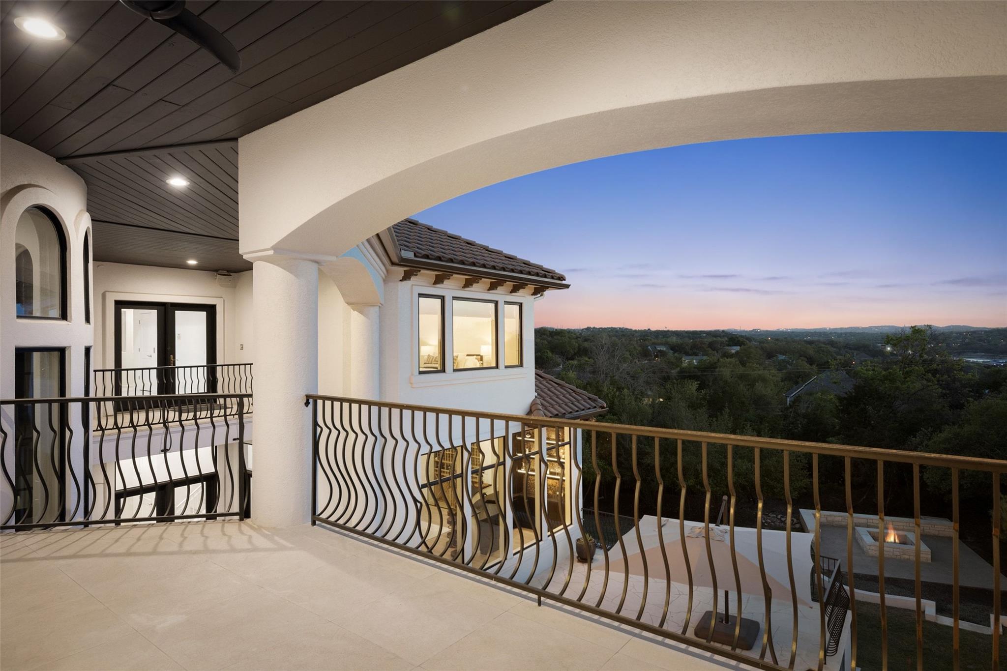 211 BELLA CIMA DR