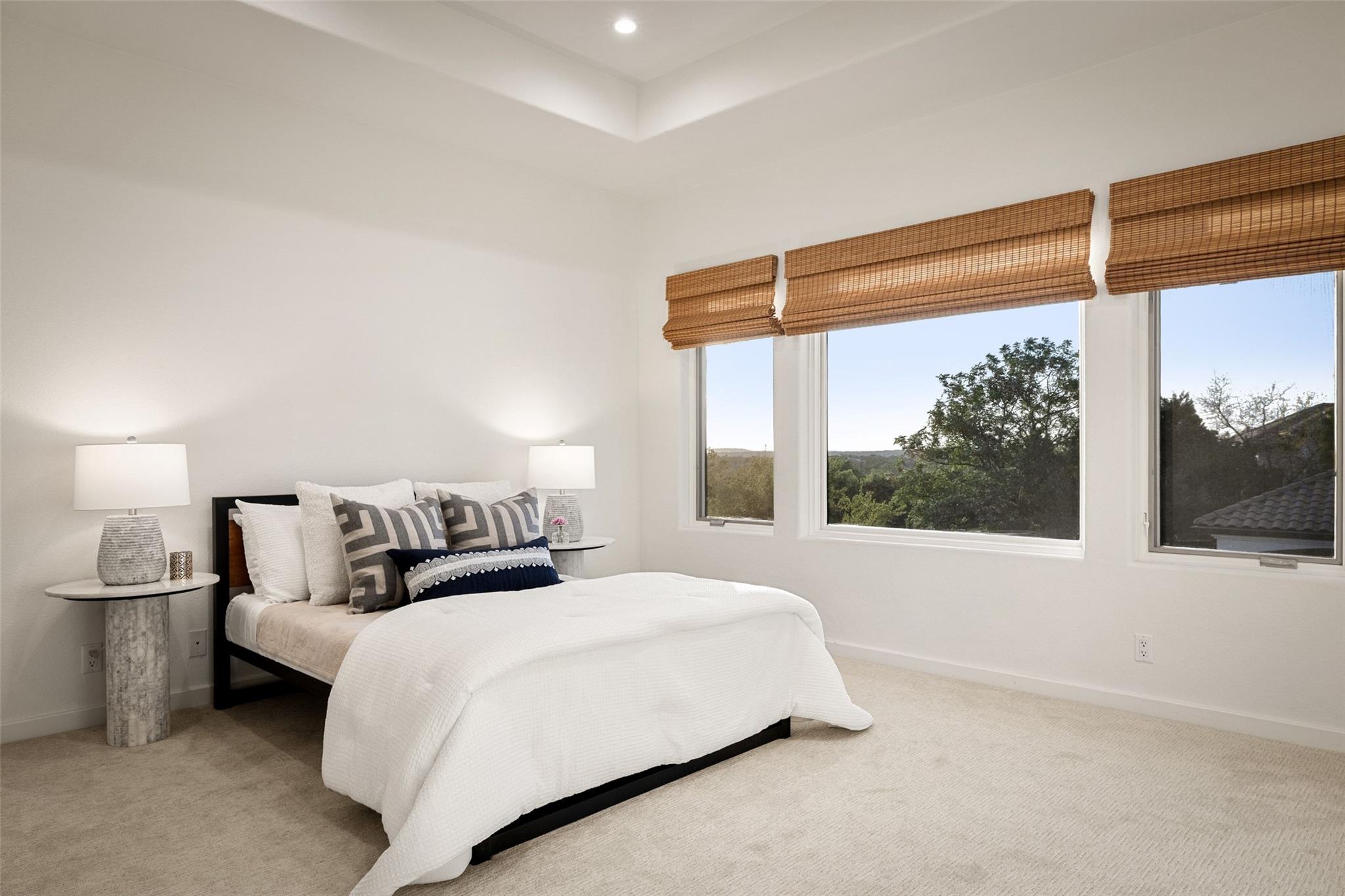 211 BELLA CIMA DR