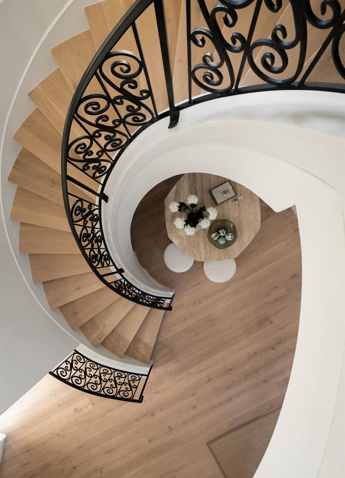 211 BELLA CIMA DR
