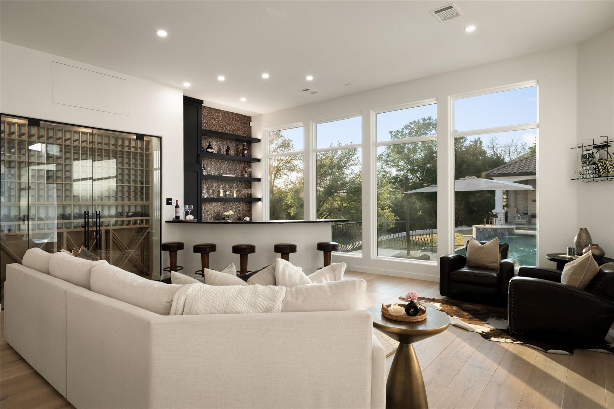 211 BELLA CIMA DR