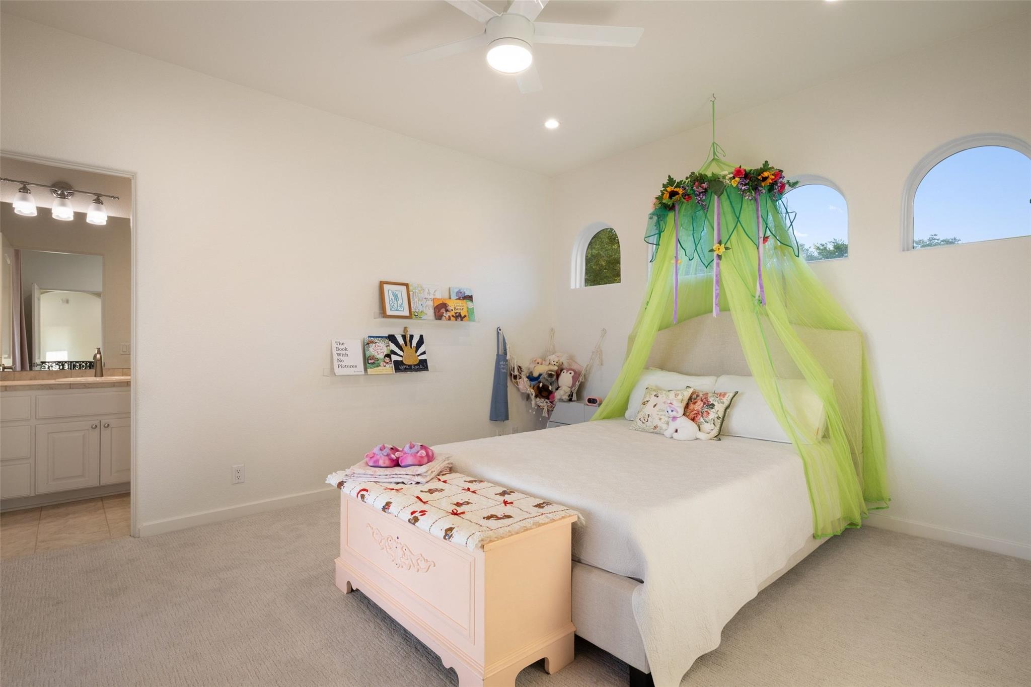 211 BELLA CIMA DR