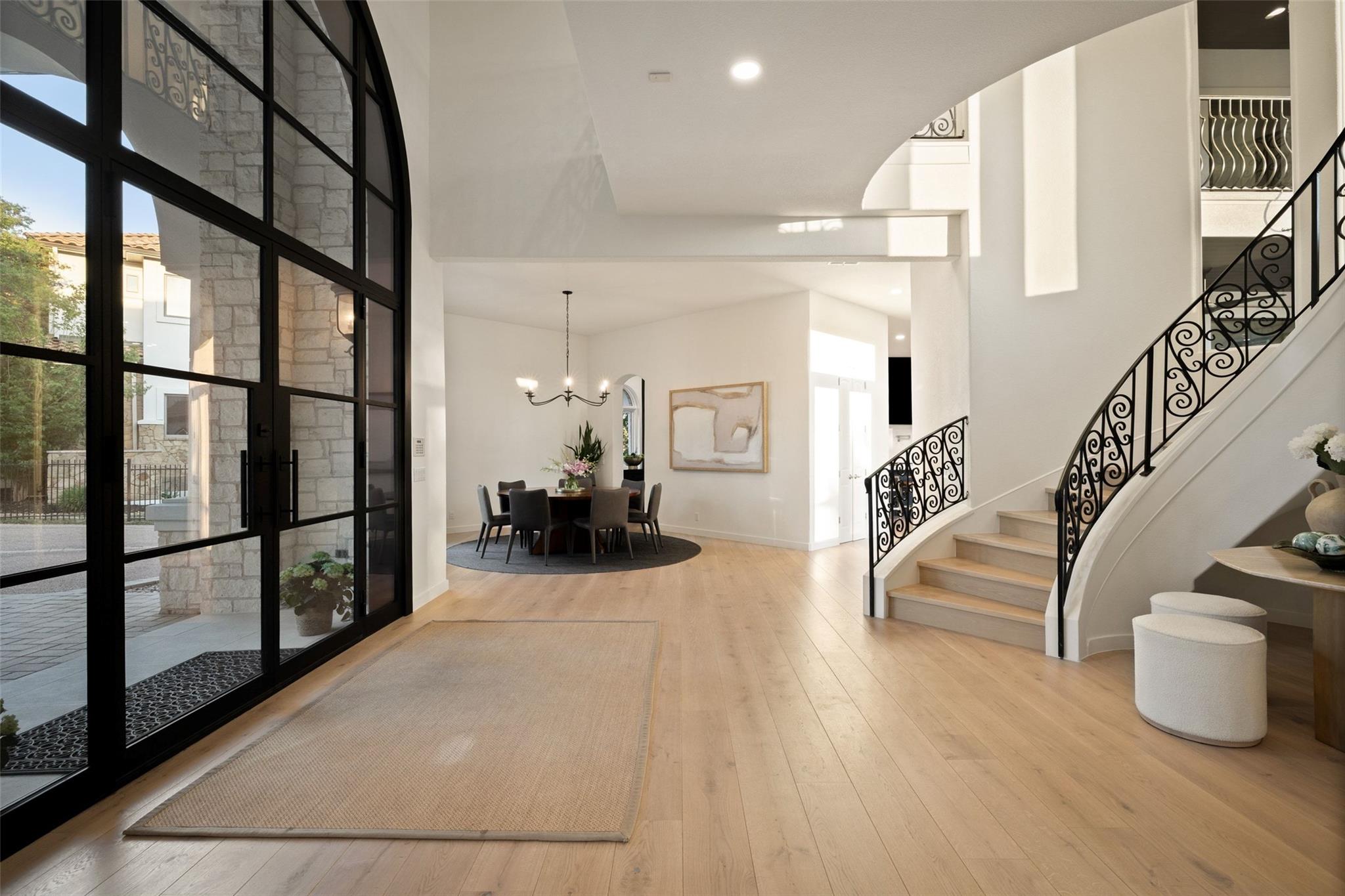211 BELLA CIMA DR