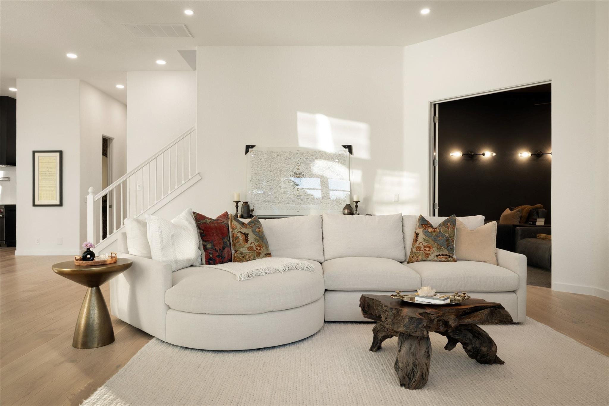 211 BELLA CIMA DR