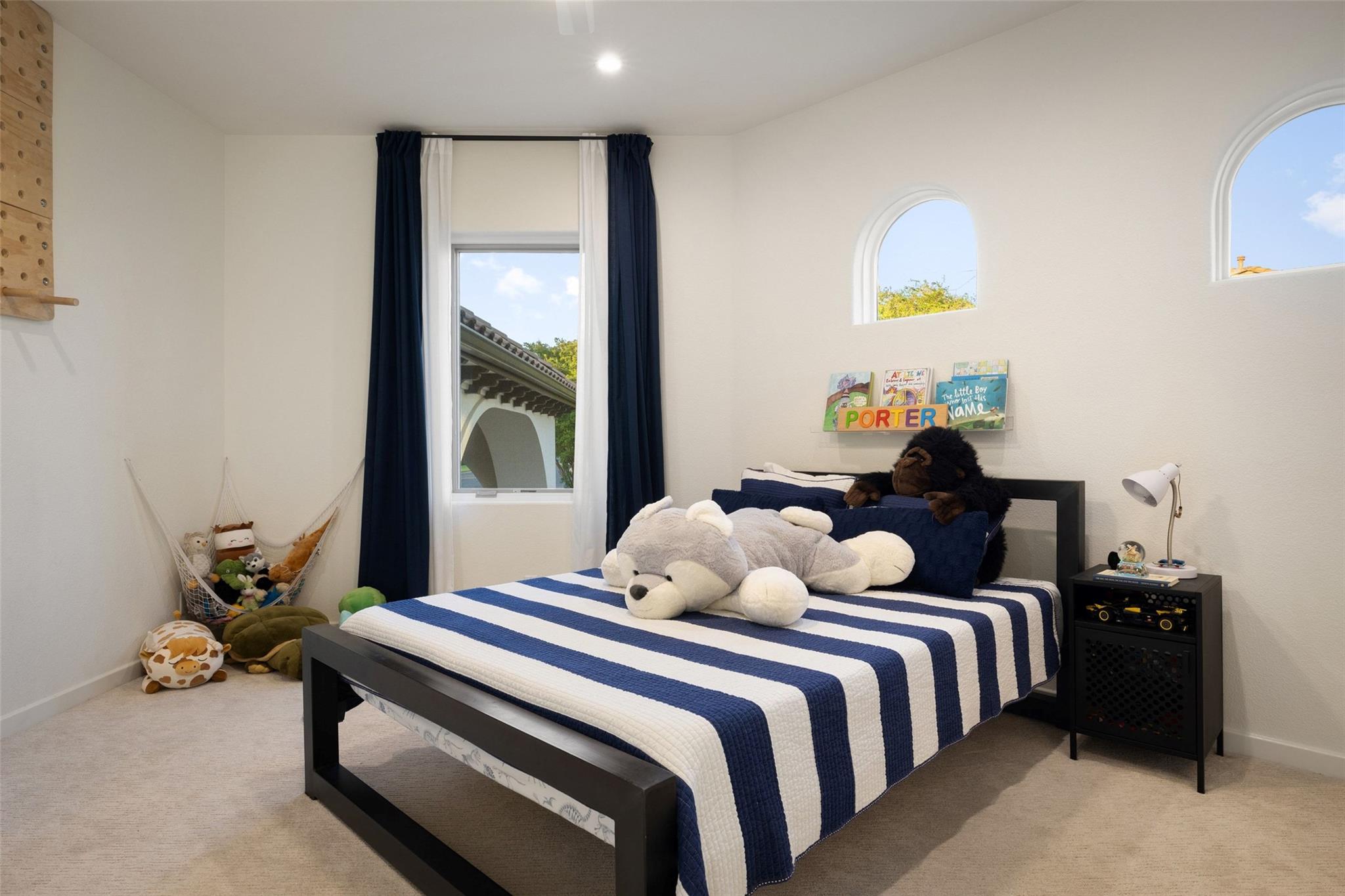 211 BELLA CIMA DR