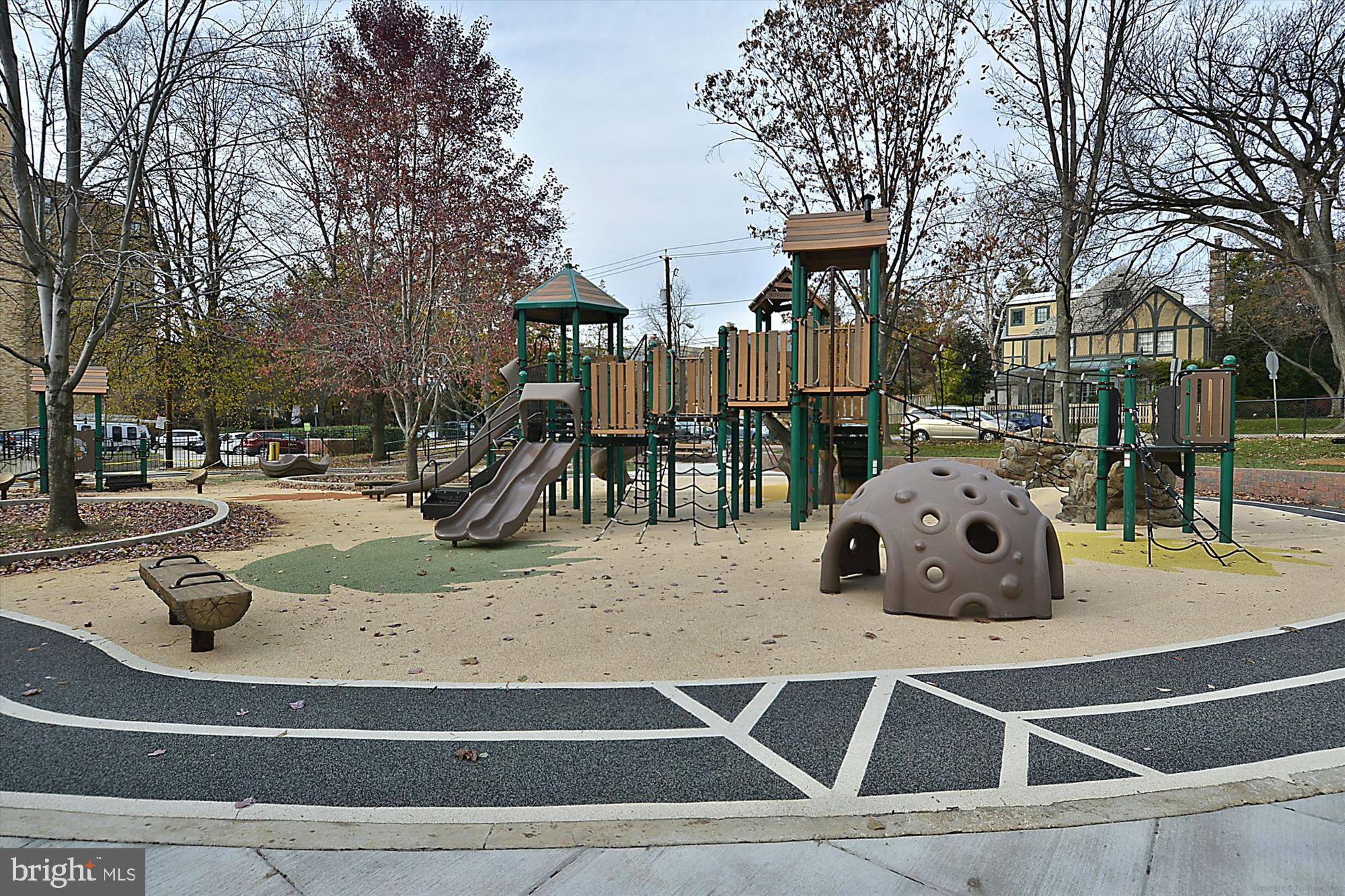 3701 Connecticut Ave NW #305