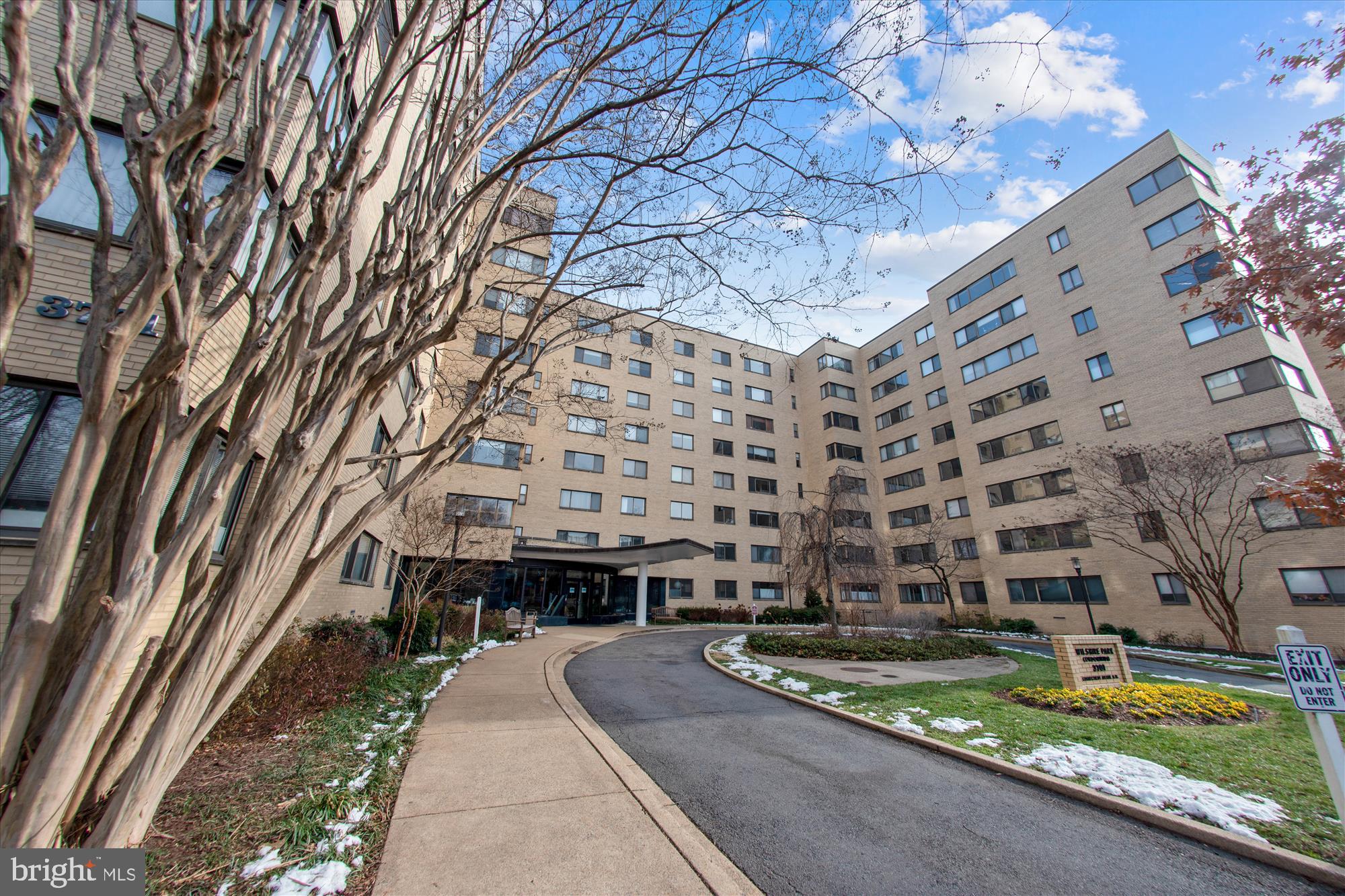 3701 Connecticut Ave NW #305