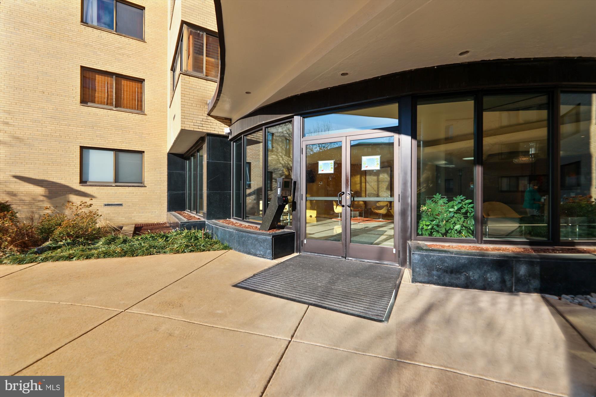 3701 Connecticut Ave NW #305