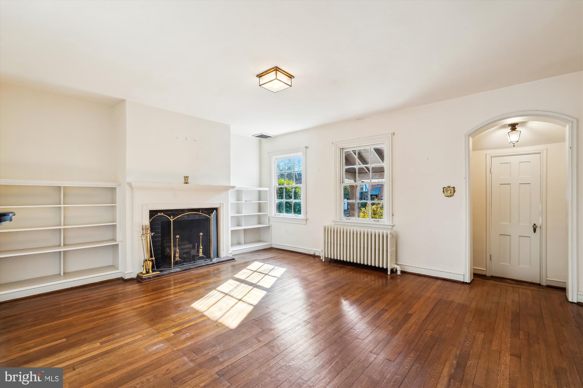 1521 44th St NW