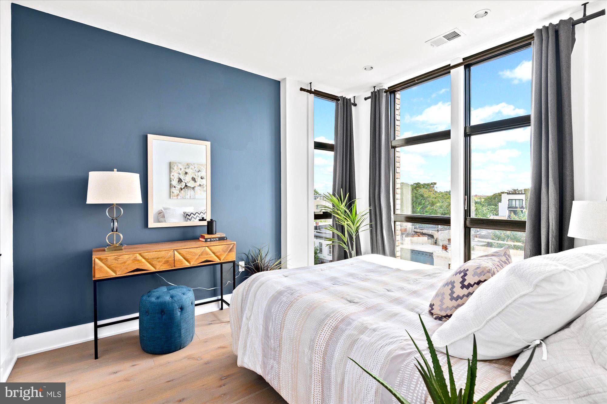 1402 H St NE #405