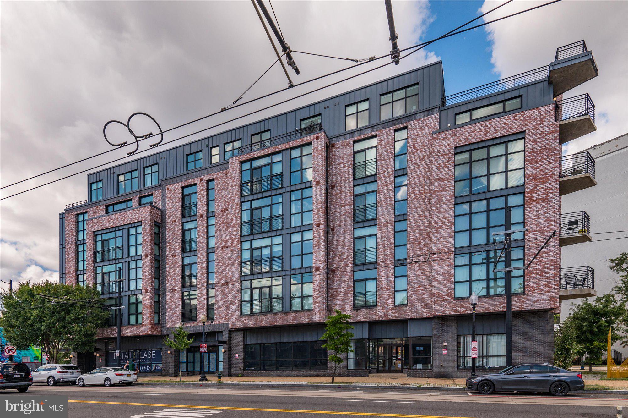 1402 H St NE #405