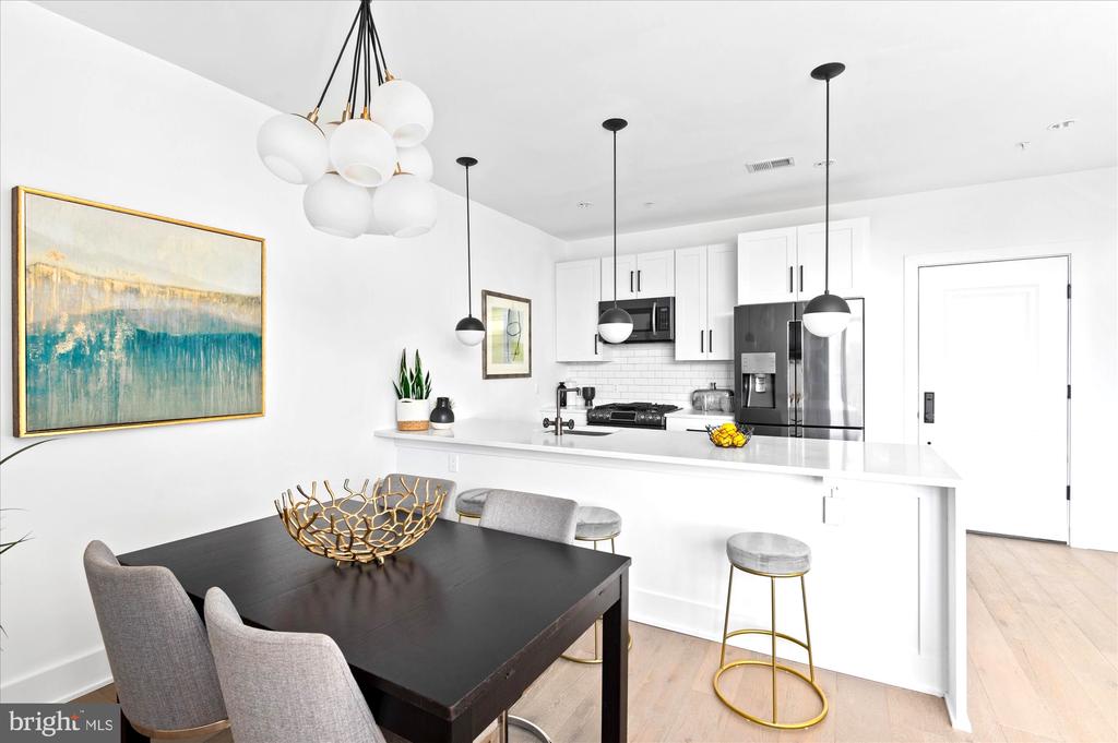 1402 H St NE #405