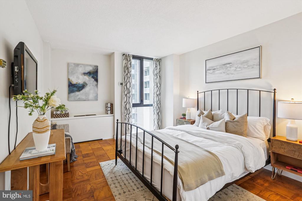 300 M STREET SW N400
