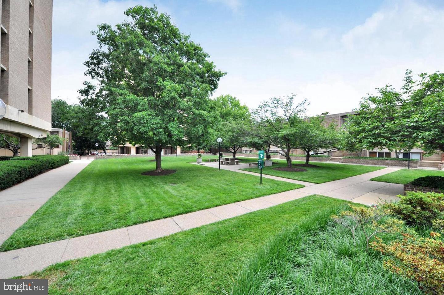 300 M STREET SW N400