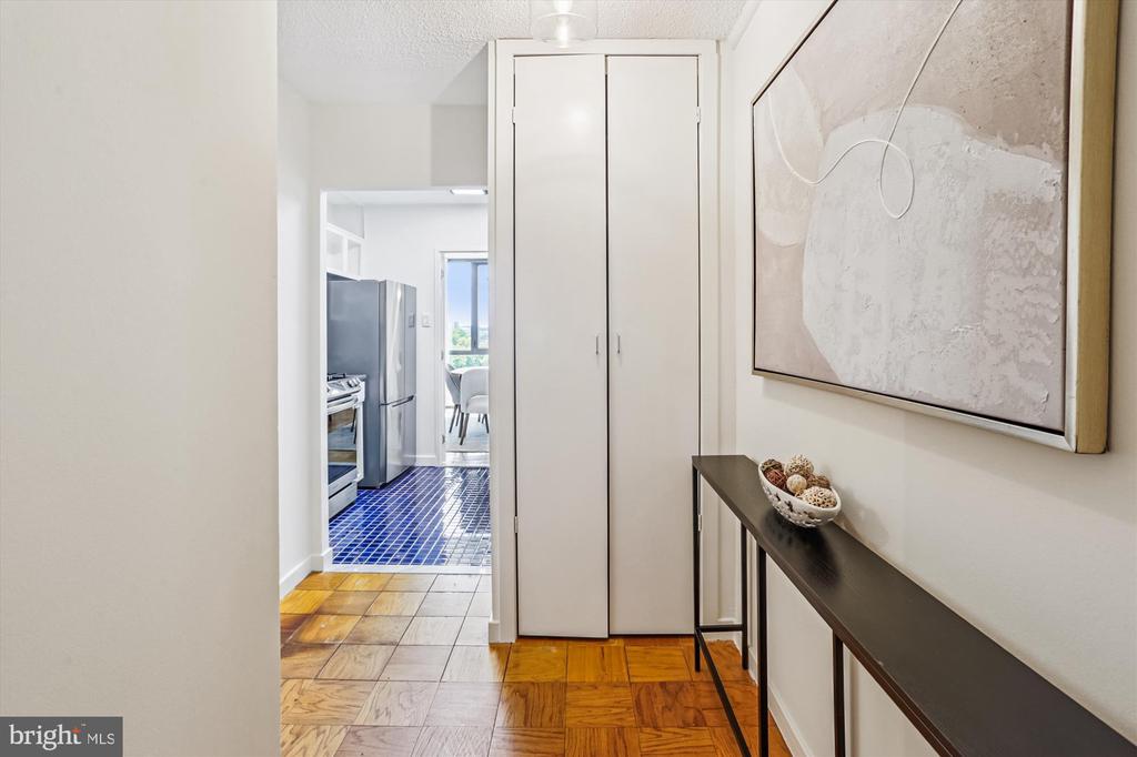 300 M STREET SW N400