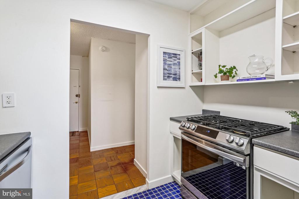 300 M STREET SW N400
