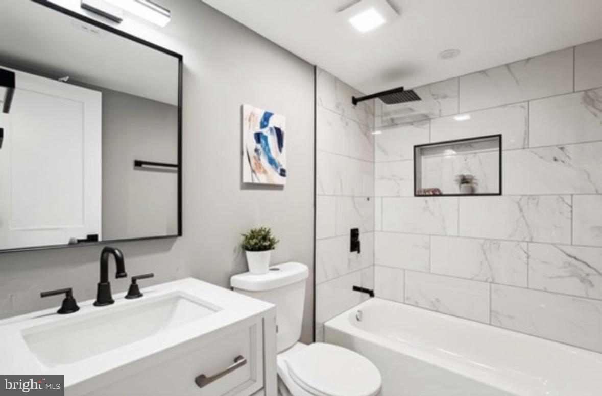 1014 KEARNY STREET NE