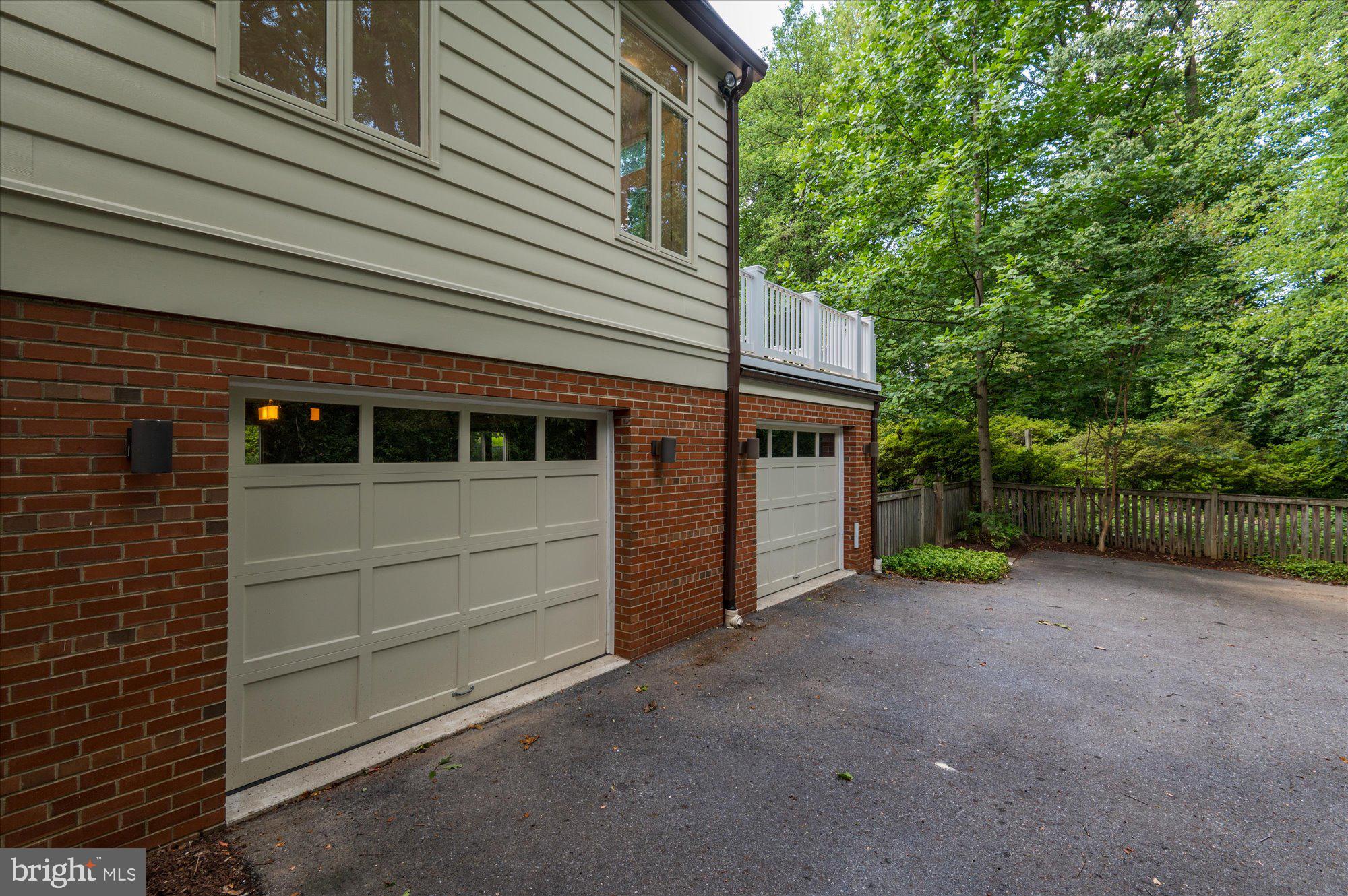 1215 HIGHLAND DRIVE
