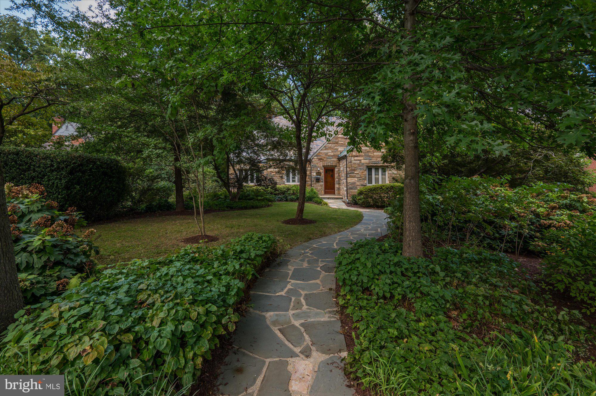 1215 HIGHLAND DRIVE